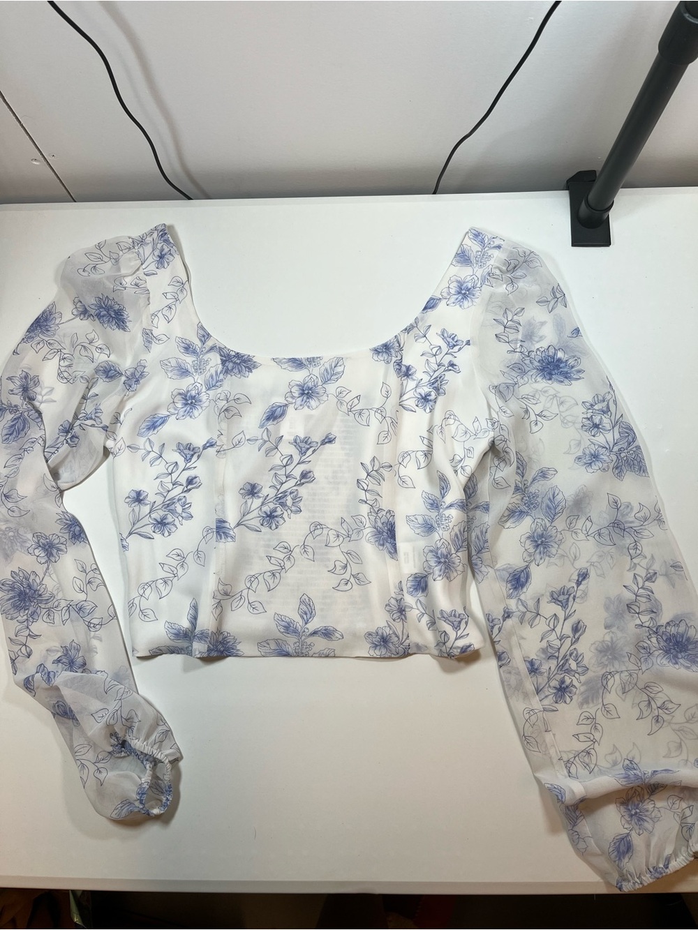 House of Harlow 1960 Blue Floral Puff Sleeve Smocked Blouse